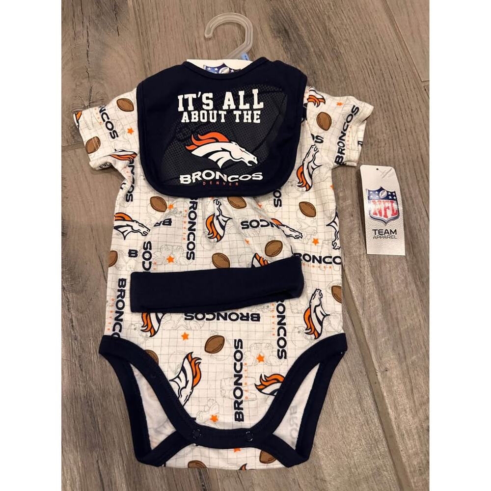 NWT: NFL Broncos baby outfit
